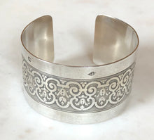 Load image into Gallery viewer, Antique French Karen Lindner Designs Sterling Napkin Ring Cuff Bracelet
